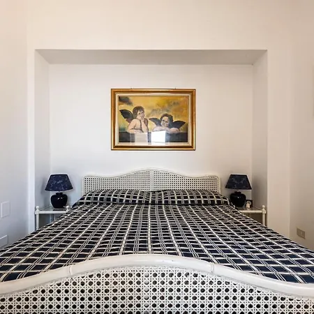 Stanza Panoramica In Argentina * Κάπρι